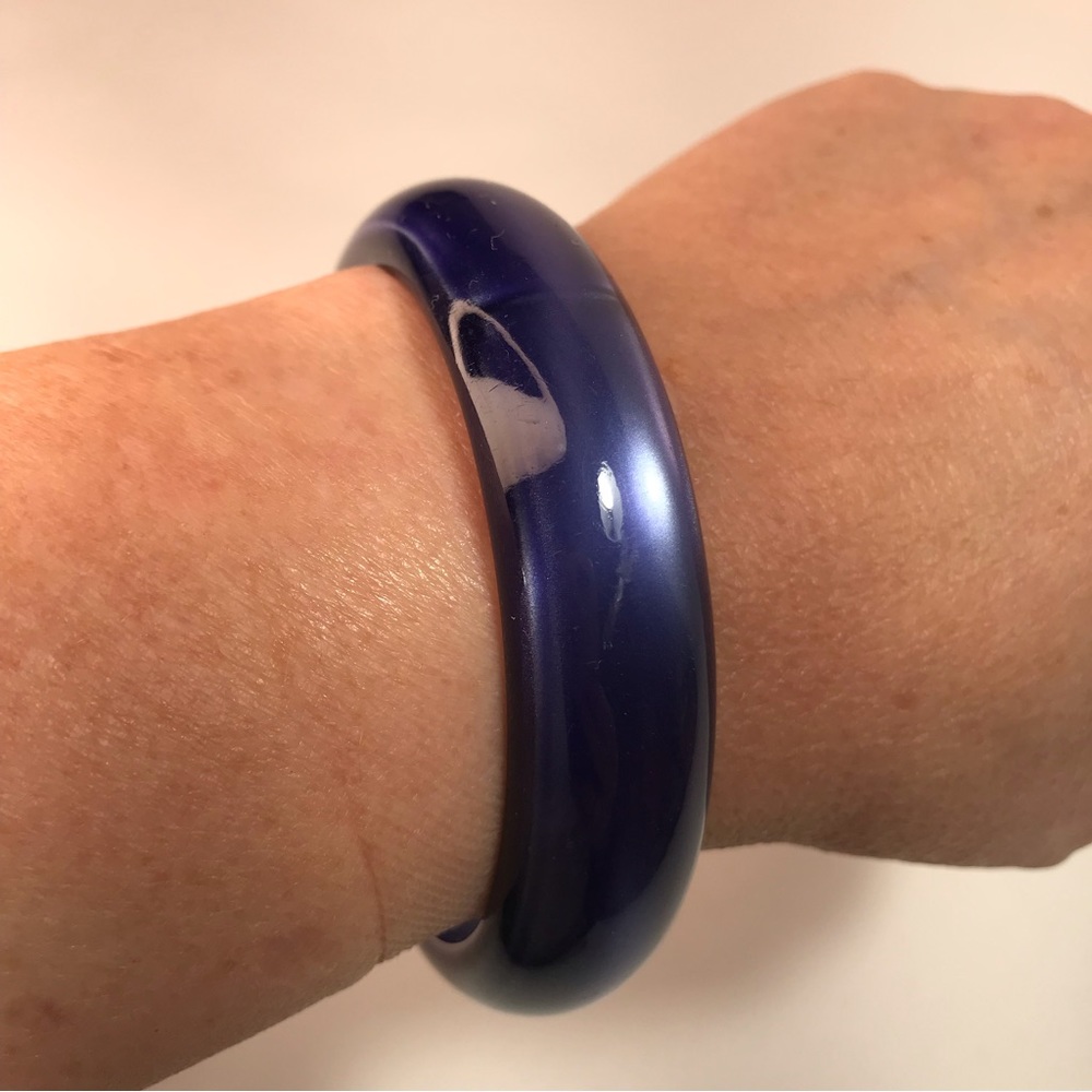Vintage Acrylic Midnight Blue Iridescent Bangle Bracelet
